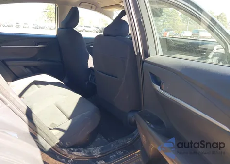 2025 Toyota Camry Le z USA, uszkodzony, nr VIN 4T1DAACK7SU504795